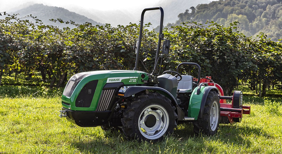 Trattori specializzati Ferrari: compattezza, agilità e potenza per vigneti e frutteti